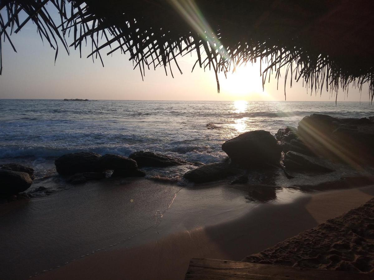 Sansala Guesthouse & Restaurant Tangalle Exterior photo